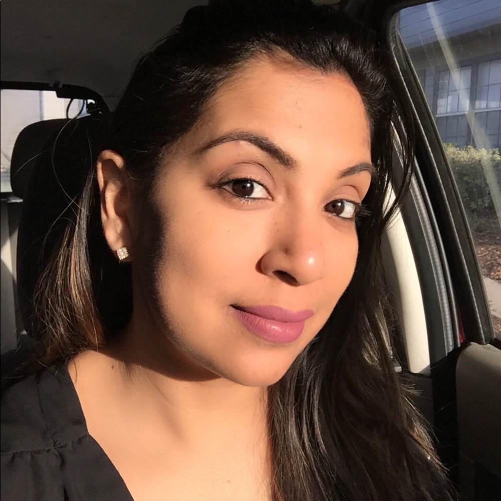 Meet your Posher, Nicole